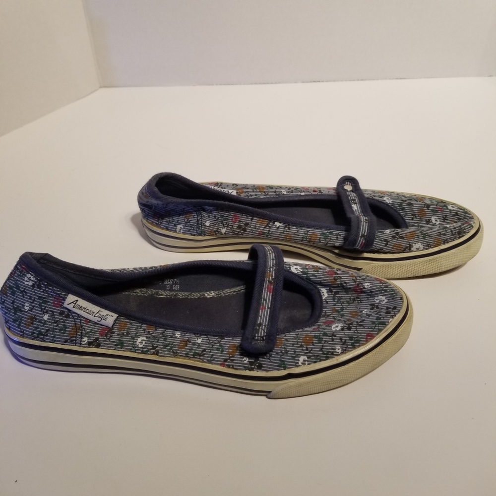 American Eagle - Slip Ons - 7 1/2
